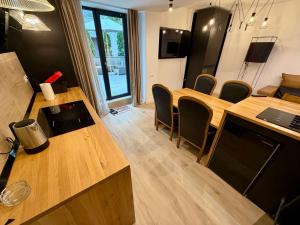 Luxury downtown studio by Managr