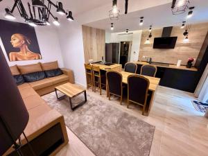 Luxury downtown studio by Managr