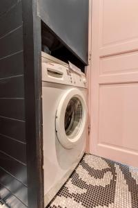 Apartment for 6 Saint-Honore