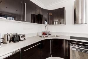 Apartment for 6 Saint-Honore