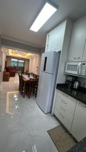 AP 04 QUARTOS 02 BANHEIROS 01 VAGA a 200 METROS DO MAR