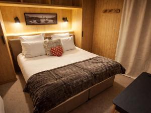 Chalet moderne à Courchevel La Tania avec sauna et parking - FR-1-575-251