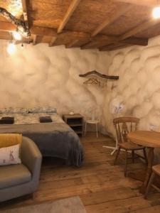 Rabbits ,2 bedroom Hobbit style Dartmoor edge eco home
