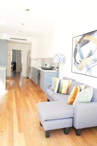 Elegant, Sunny House - 3 Bedrooms, 2 Bathrooms