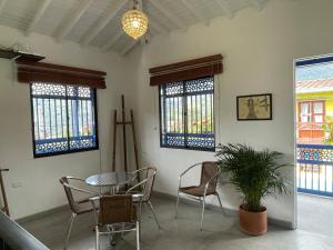 CASA AZUL LA GARRUCHA Transporte, Tours y Más