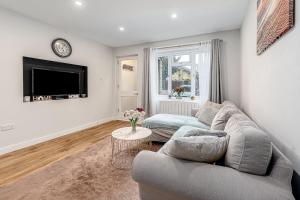 2 Bedroom Apartment With Parking