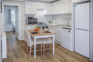 2 Bedroom Apartment With Parking