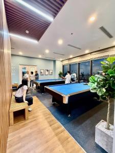 Fully Furnished 2 BEDROOM-2 BATHROOM Masteri Luxury Apartment