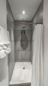 Brisa Serena Apartamento con parqueo y gran terraza en La Escalón