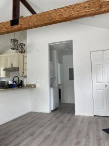 530 sq ft Mini House in Walnut