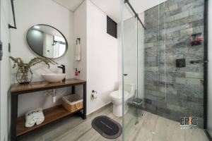 Epic Suite 512 Deluxe Airport