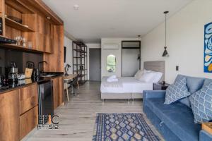 Epic Suite 512 Deluxe Airport