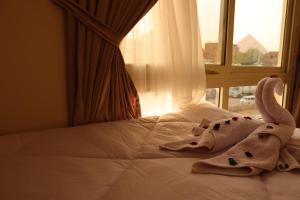 Kemitt pyramids view inn