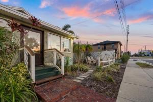 Downtown Dunedin Escape – Shops, Trails & Beer