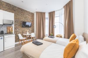 Amazing serviced accommodations for Corporate Contractors and Leisure clients Located at a walking distance from three majors Underground and Overground stations