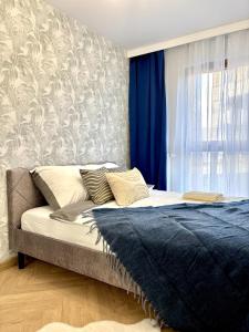 Golden Stay Luxury 3-Bedroom Apartment in Warsaw