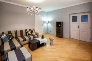 Apartment in Stunning Private House in Green Center District