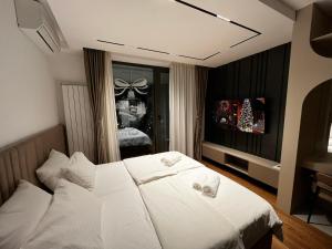 Planet Lux Apartment with secured parking In the garage