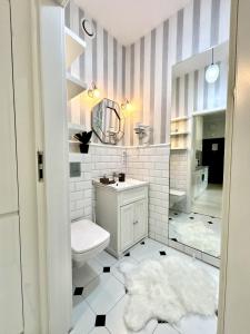 Ogrodowa Art Studio Design 1-Bedroom Apartment, Warsaw