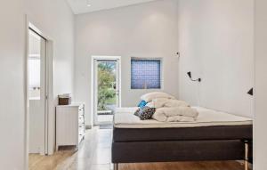 Gorgeous Home In Augustenborg With Wifi