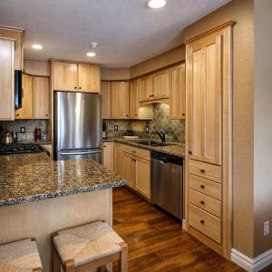 447 Woodside Quitting Time by SkyRun Park City