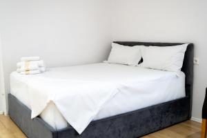 Golden Corner 4 - Sweet Escape Apartments