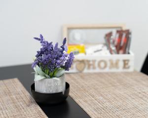 Golden Corner 4 - Sweet Escape Apartments