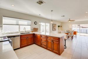 Pool and Putting Green Quiet Scottsdale Oasis!