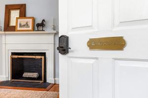 Sea Glass Suite - Luxury in Newport