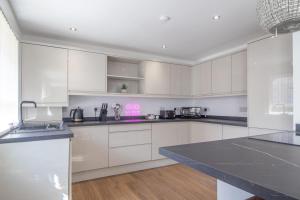 The Kings Height close to Glasgow and Edinburgh