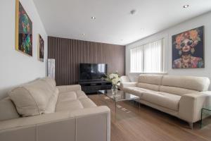 The Kings Height close to Glasgow and Edinburgh