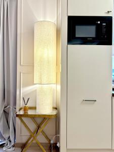 Chłodna Premium 2-Bedroom Apartment, City Center