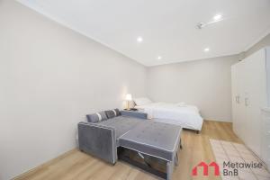 MetaWise BnB Contemporary Studio Steps from Rushcutters Bay