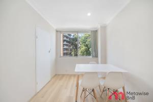 MetaWise BnB Contemporary Studio Steps from Rushcutters Bay