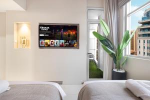 Elegant 3-Bedroom Haven - Panoramic Marina Views