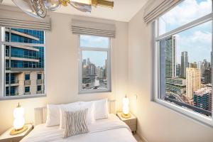 Elegant 3-Bedroom Haven - Panoramic Marina Views