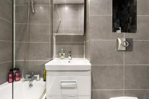 Cozy 2-Bedroom Flat in Central London