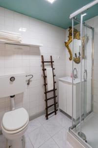 Serafina Palace Historic Charm by the Sea