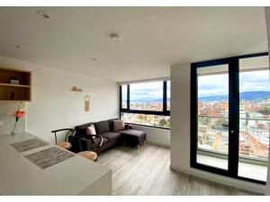 Penthouse in Zona T with Rooftop Pool, Sauna & Gym