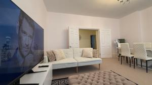 3 Bed 3 Bath Huge Belgravia Home near Buckingham Palace - LuxuryLondonStays