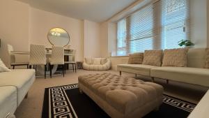 3 Bed 3 Bath Huge Belgravia Home near Buckingham Palace - LuxuryLondonStays