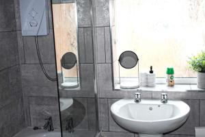 NECAirport M6 Free Parking Nr Solihull Town