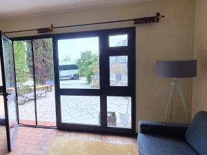 Apartment in einer Villla mit Pool
