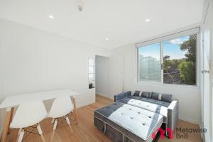 MetaWise BnB Cozy Modern Studio near Rushcutters Bay