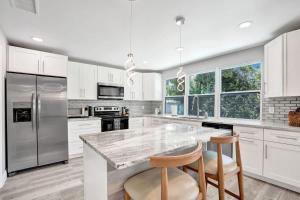 Relaxing 3BR Home Yard 10 Min to Beach