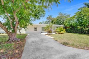 Relaxing 3BR Home Yard 10 Min to Beach