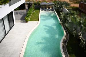 Porchey Private Villa - Free airport pick-up, private transportation and dedicated butler