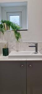 Beautiful Property 15 min drive to City, 5 mins M1