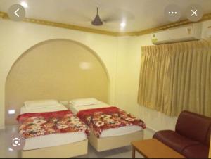 krishna tourist home