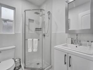 Coastal Charm Studio Beach House in Pompano Beach